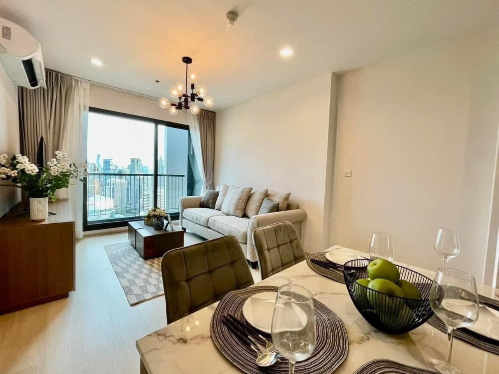 For Rent 2 bedrooms Life One Wireless Condo High floor Near BTS Ploenchit Fully furnished Ready to move in