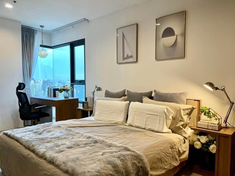 For Rent 2 bedrooms Life One Wireless Condo High floor Near BTS Ploenchit Fully furnished Ready to move in