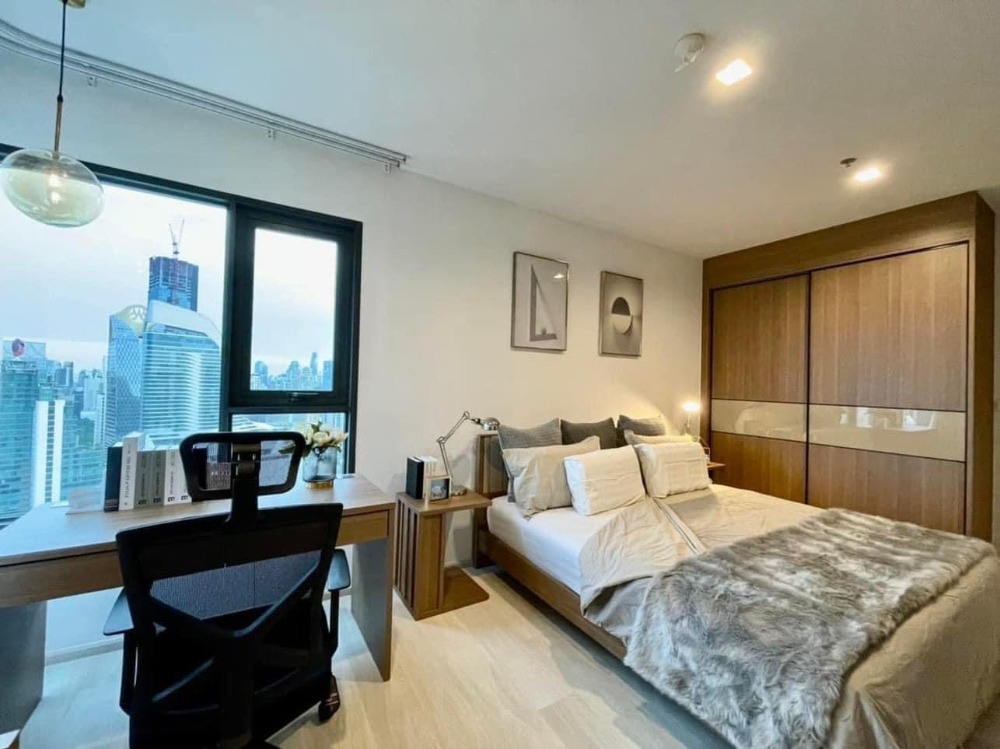 For Rent 2 bedrooms Life One Wireless Condo High floor Near BTS Ploenchit Fully furnished Ready to move in