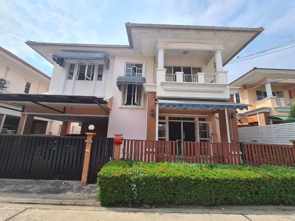 For Rent 3 bedrooms Baan Narawan Detached House Pet friendly 🐶🐱 Near Airport Rail Link Huamark Fully furnished Ready to move in