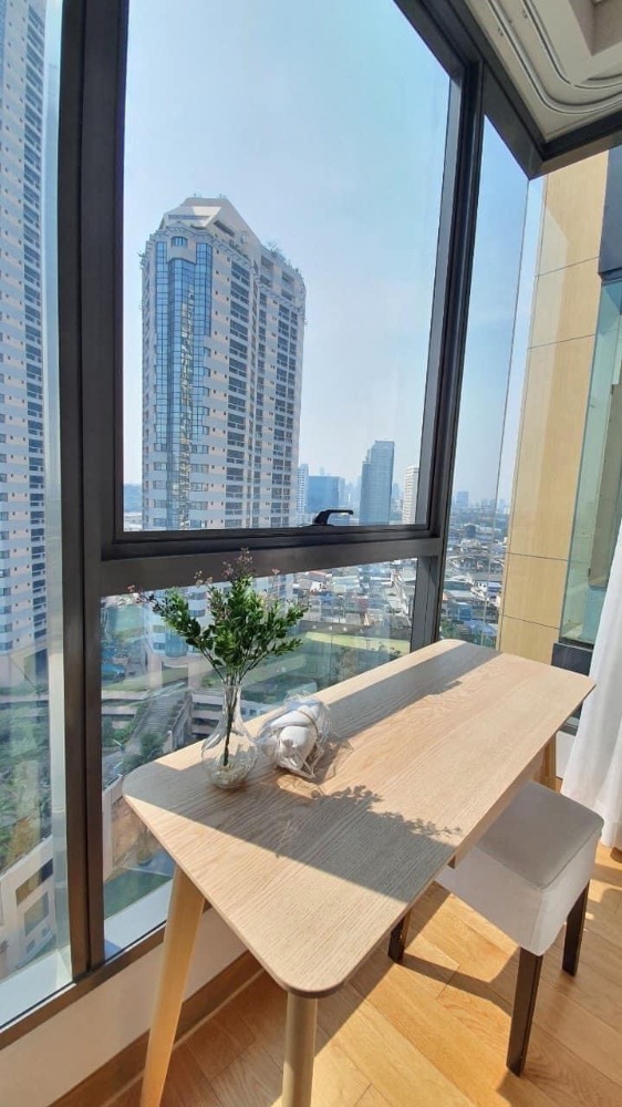 For Rent 2 bedrooms The Lumpini 24 Luxury Condo High floor Near BTS Phrom Phong Fully furnished Ready to move in