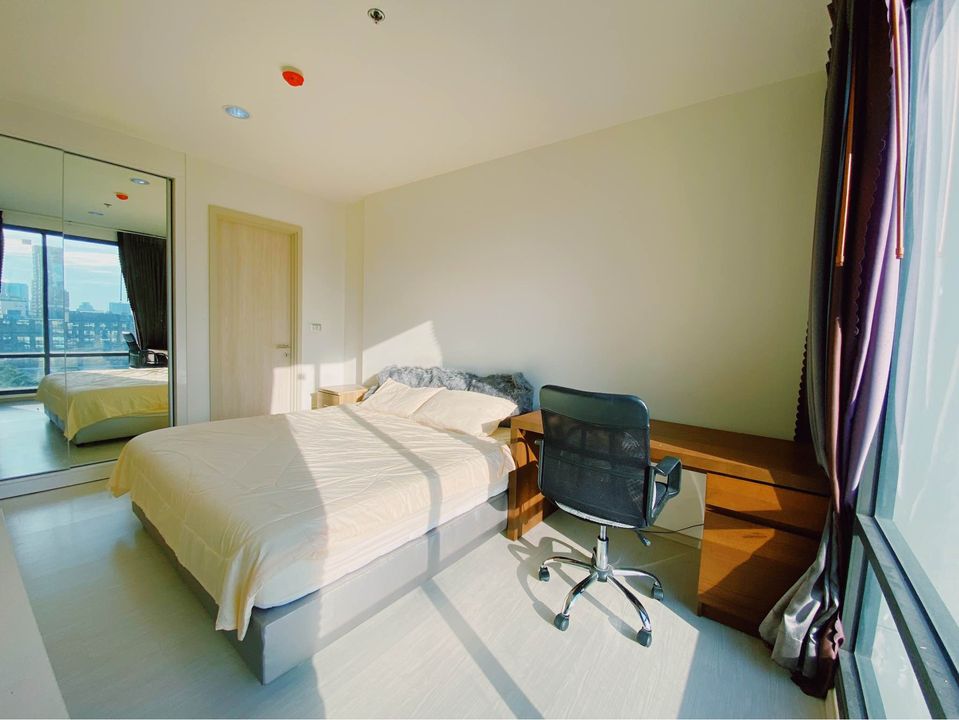 For Rent 1 bedroom Rhythm Sukhumvit 42 Condo Near BTS Ekkamai Fully furnished Ready to move in