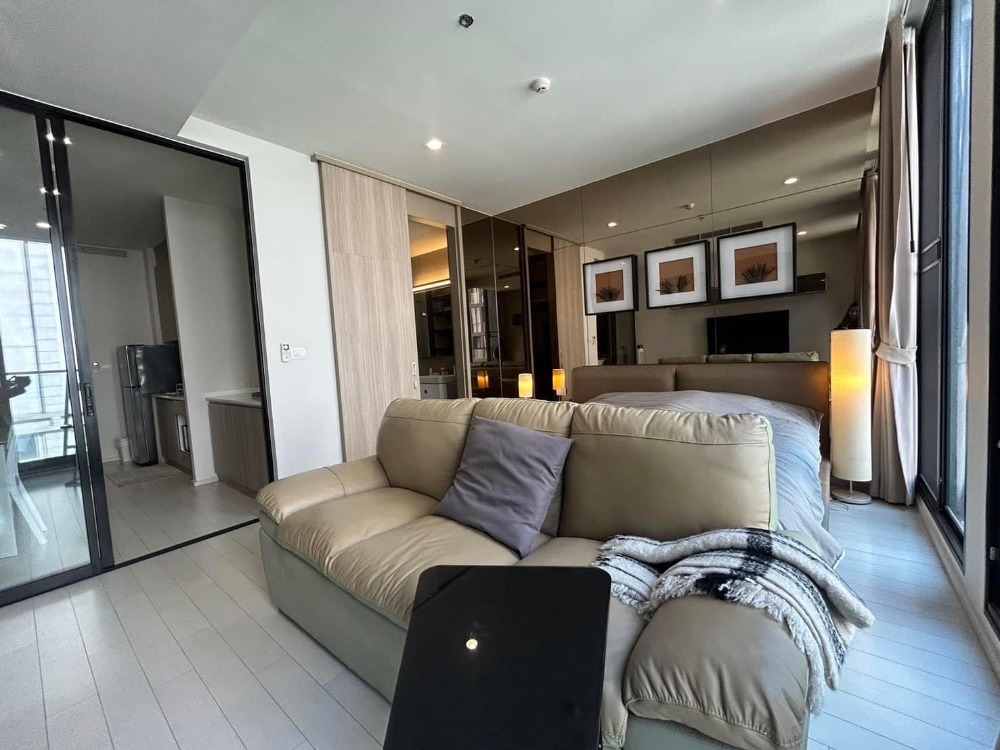 For Rent 1 bedroom Noble Ploenchit Condo Near BTS Ploenchit Fully furnished Ready to move in