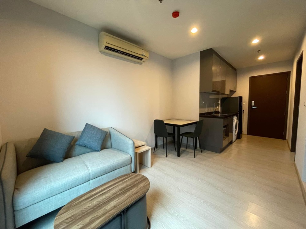 For Rent 2 bedrooms Rhythm Asoke Condo High floor Near MRT Rama 9 Fully furnished Ready to move in