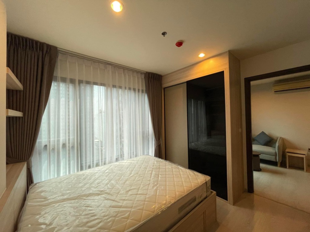 For Rent 2 bedrooms Rhythm Asoke Condo High floor Near MRT Rama 9 Fully furnished Ready to move in