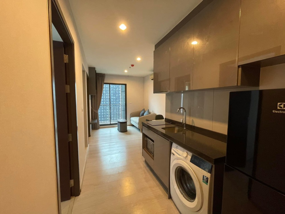 For Rent 2 bedrooms Rhythm Asoke Condo High floor Near MRT Rama 9 Fully furnished Ready to move in