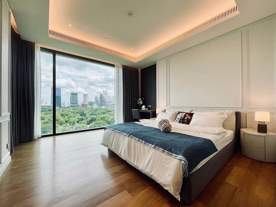 For Rent 1 bedroom Sindhorn Tonson Ultra Luxury Condo Near BTS Chidlom Fully furnished Ready to move in