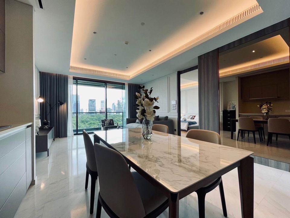 For Rent 1 bedroom Sindhorn Tonson Ultra Luxury Condo Near BTS Chidlom Fully furnished Ready to move in