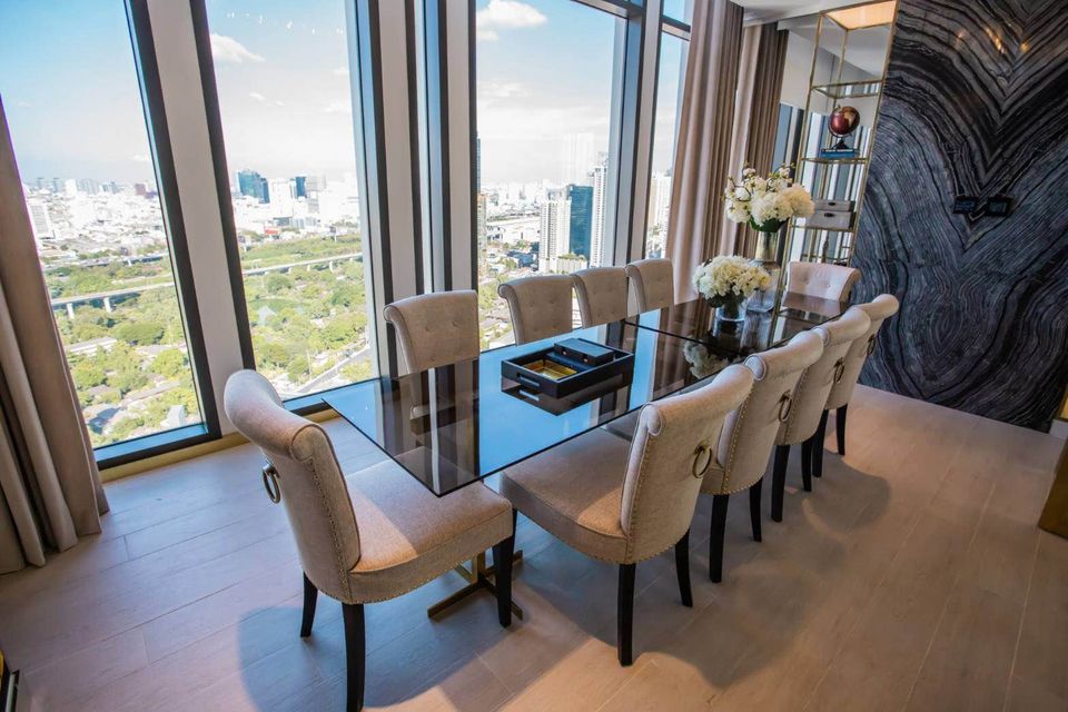 For Rent 1 bedroom Life One Wireless Condo High floor Near BTS Ploenchit Fully furnished Ready to move in