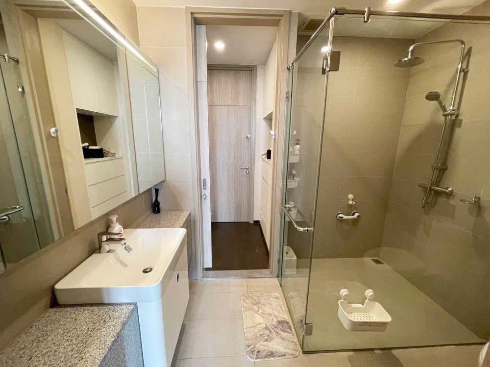 For Rent 2 bedrooms Noble Ploenchit Condo High floor with Elevator private Near BTS Ploenchit Fully furnished Ready to move in