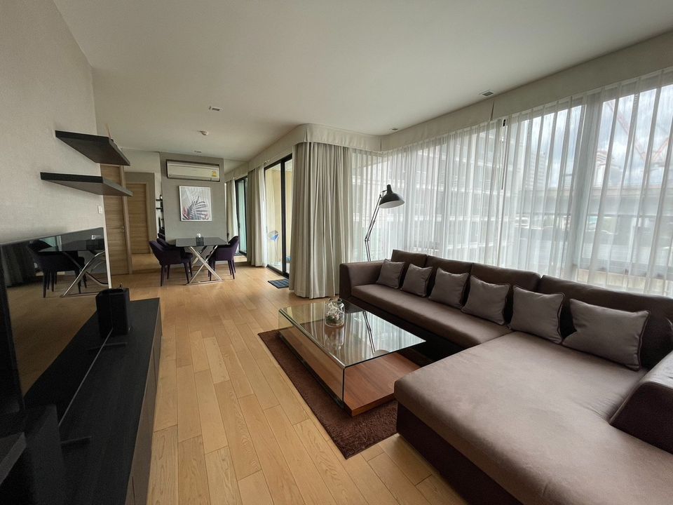 For Rent 2 Beds 2 Baths O2 Hip Condo Near BTS Ploenchit Fully furnished Ready to move in Rental 60,000 THB./Month