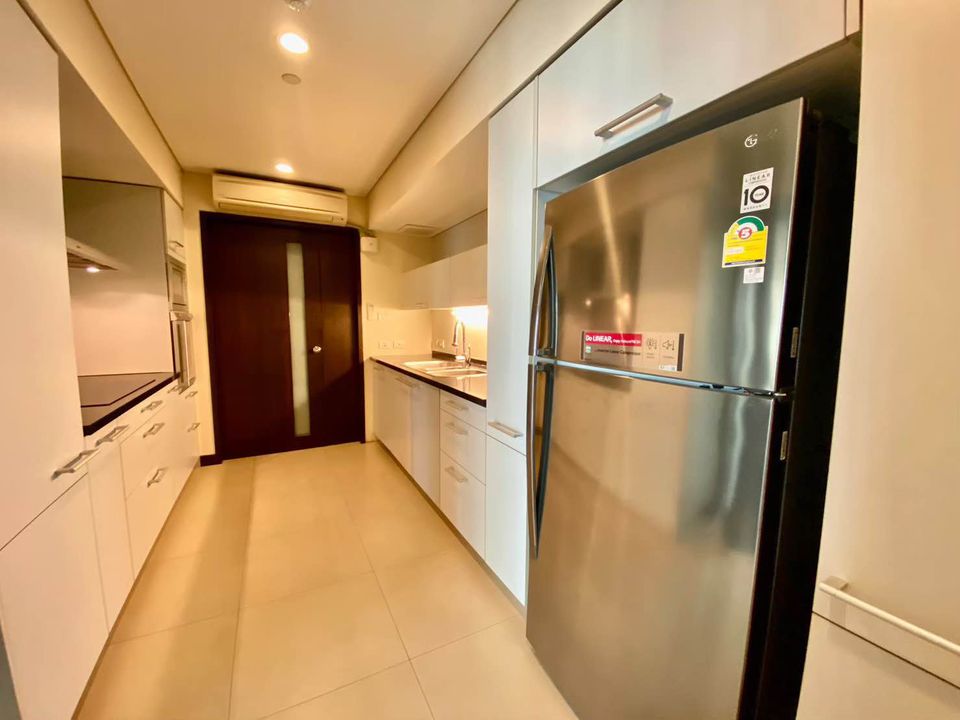 For Rent 4 Beds 4 Baths The Park Chidlom Condo Near BTS Chidlom Fully furnished Ready to move in