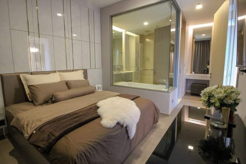 For Rent 1 Bed 1 Bath The ESSE Asoke Luxury Condo Near BTS Asoke Fully furnished Ready to move in