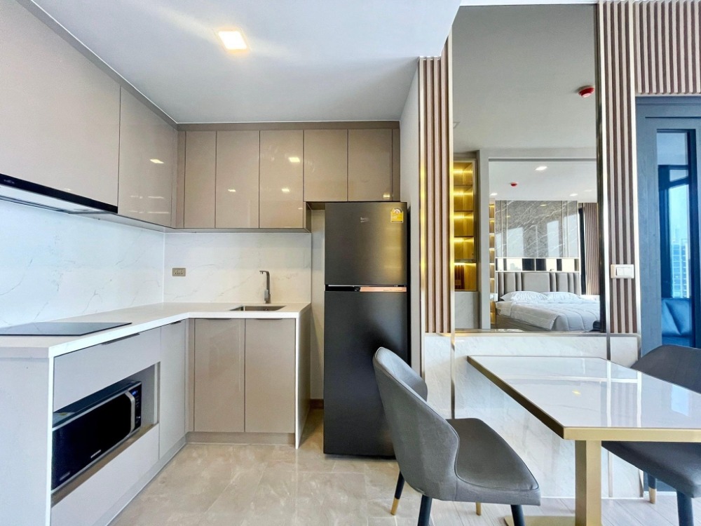 For Rent 1 bedroom One Nine Five Asoke-Rama 9 Luxury Condo High floor Near MRT Rama 9 Fully furnished Ready to move in