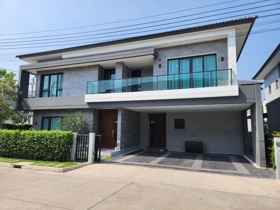 For sale detached house 4 bedrooms at The city bangna Luxury House Corner unit near Mega Bangna Fully furnished Ready to move in Sale 29,000,000 THB