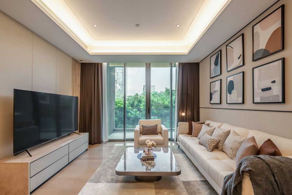 For sale condo 2 bedrooms at Baan sindhorn Luxury condo Near BTS Chidlom Ready to move in Sale 31,000,000 THB.