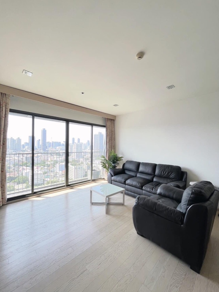 For Sale: Condo, Noble Solo Thonglor, 2 Bedrooms /2 Bathrooms, *High Floor /Furnished /Corner Unit*