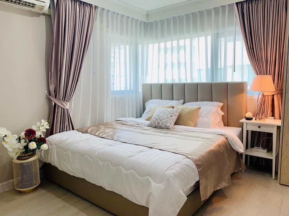 For Sale: Condo, Sathorn Gardens, 1 Bedroom /1 Bathroom, *High Floor /Fully Furnished /Pool View*