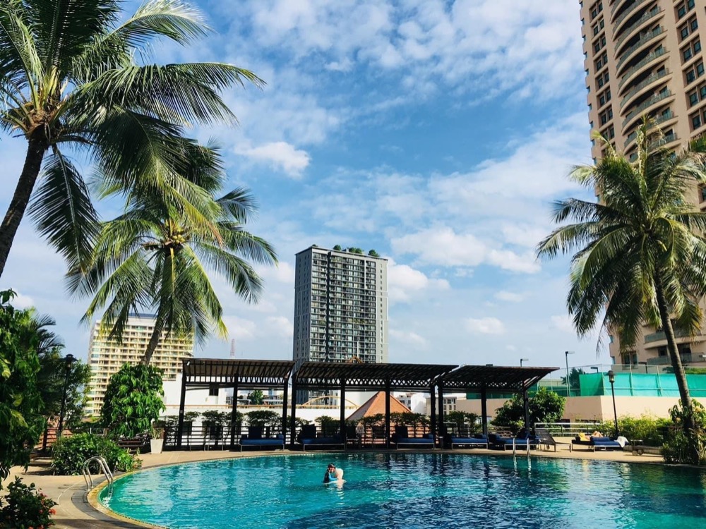 For Sale: Condo, Sathorn Gardens, 1 Bedroom /1 Bathroom, *High Floor /Fully Furnished /Pool View*