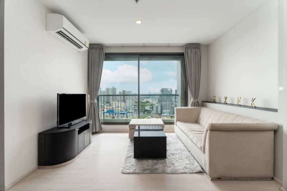 For Sale: Condo, Rhythm Sukhumvit 44/1, 2 Bedrooms /1 Bathroom *Fully Furnished /High Floor /Corner Unit & Ready to move in*