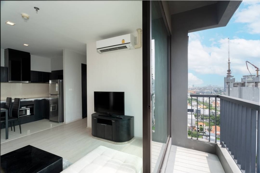 For Sale: Condo, Rhythm Sukhumvit 44/1, 2 Bedrooms /1 Bathroom *Fully Furnished /High Floor /Corner Unit & Ready to move in*