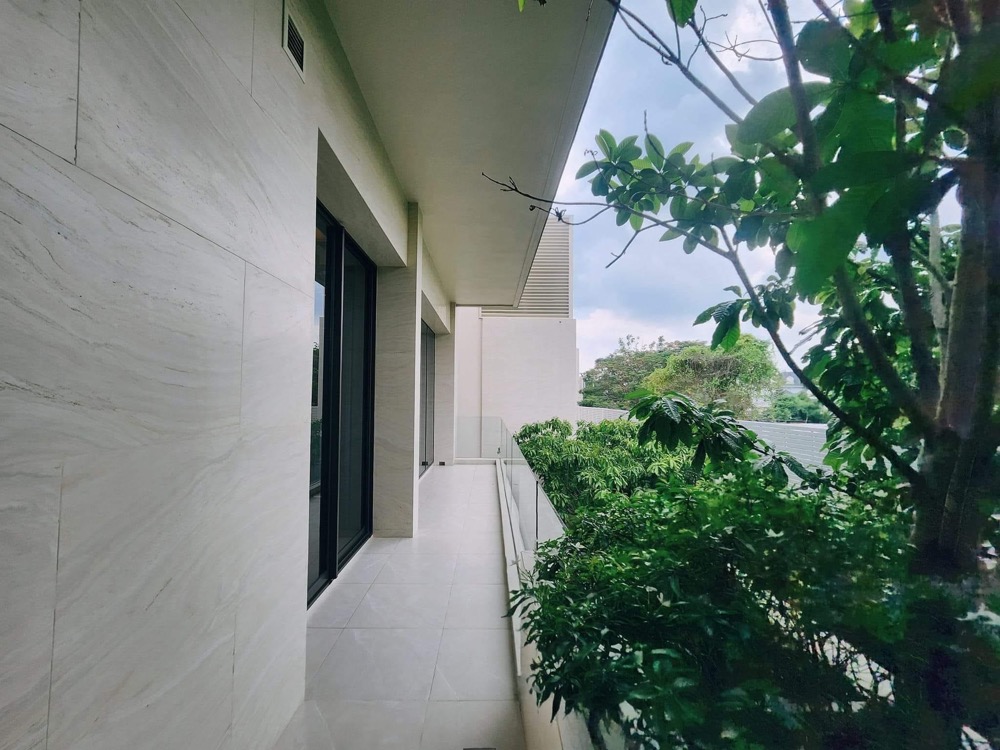 For Sale: Detached Luxury Villa, Park Heritage Pattanakarn 20, 4 Bedrooms /6 Bathrooms *Fully Furnished* Ready to move in