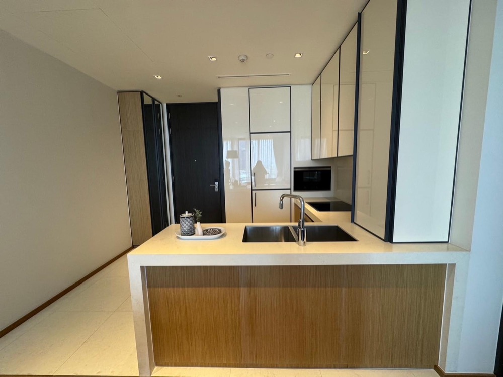 For Rent: Condo, BEATNIQ Sukhumvit 32, 2 Bedrooms /2 Bathrooms *Fully Furnished /High Floor & Ready to move in*