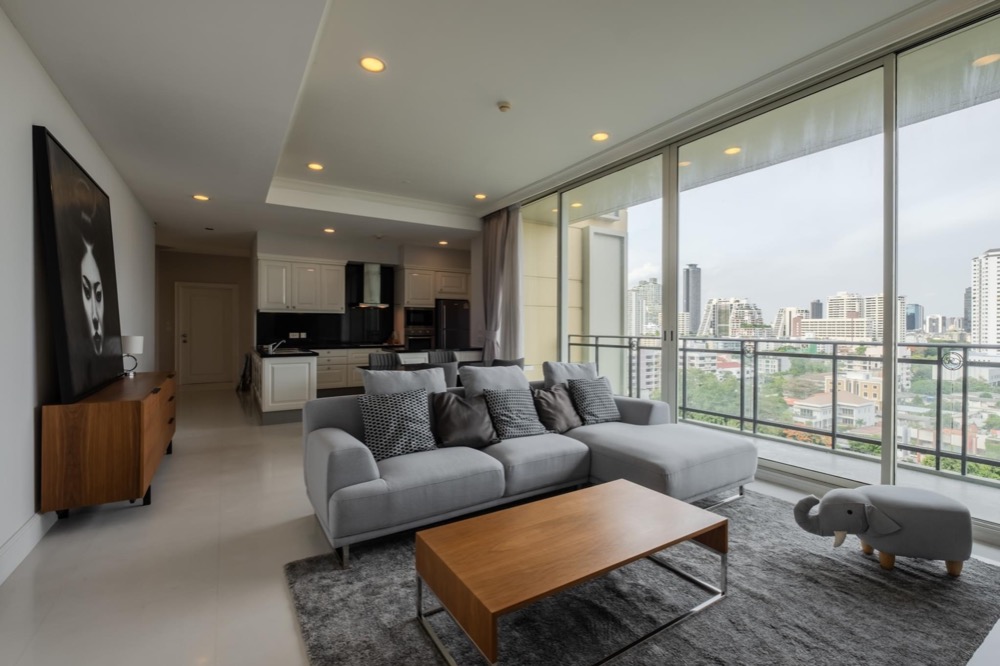 For Sale: Condo, ROYCE Private Residences, 2 Bedrooms /2 Bathrooms *Fully Furnished /High Floor /Corner Unit /Private Lift /Balcony & Ready to move in*