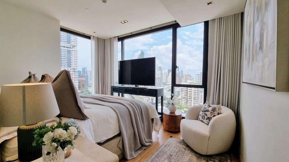 For Sale: Condo, BEATNIQ Sukhumvit 32, 2 Bedrooms /2 Bathrooms *Fully Furnished /High Floor /Corner Unit & Ready to move in*