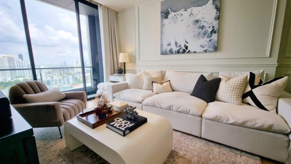 For Sale: Condo, BEATNIQ Sukhumvit 32, 2 Bedrooms /2 Bathrooms *Fully Furnished /High Floor /Corner Unit & Ready to move in*