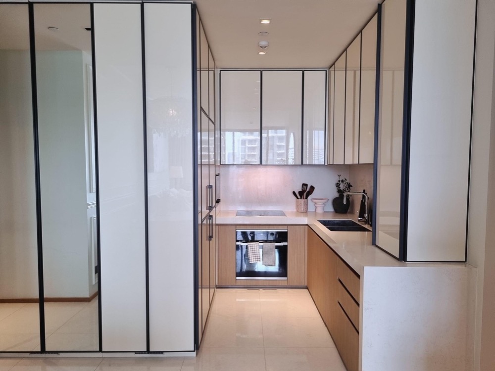 For Sale: Condo, BEATNIQ Sukhumvit 32, 2 Bedrooms /2 Bathrooms *Fully Furnished /High Floor /Corner Unit & Ready to move in*