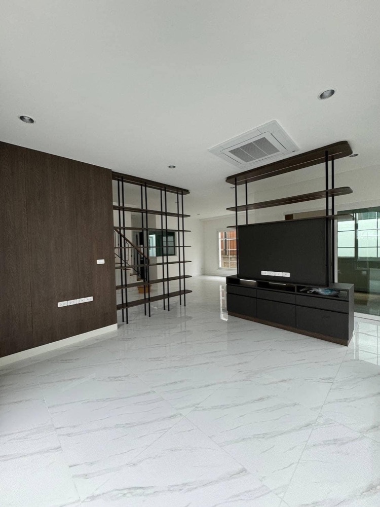 For Rent: Detached House, Grandio Sathorn, 4 Bedrooms /4 Bathrooms *Fully Furnished /Pet Friendly* Ready to move in